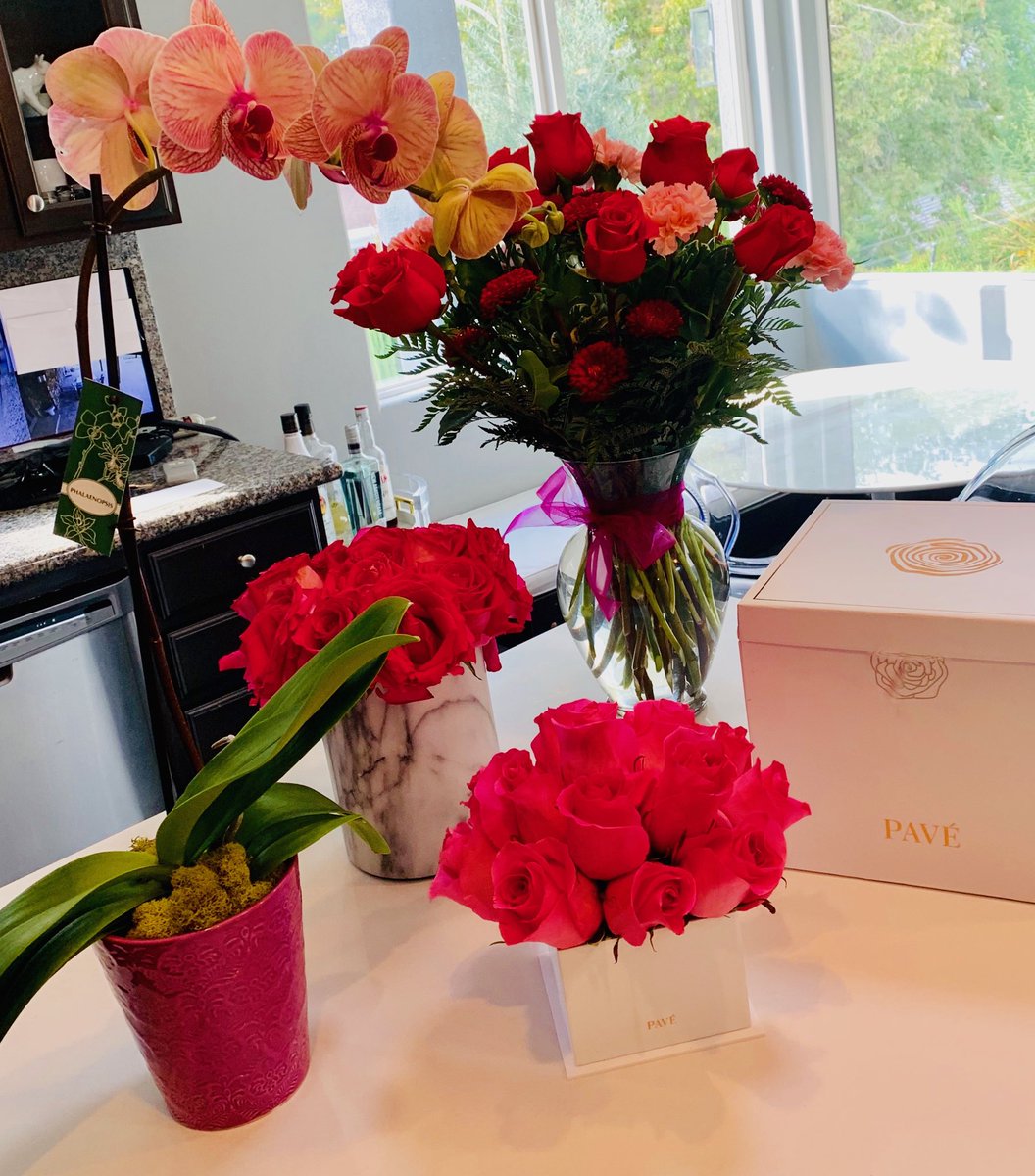 askjillian's tweet photo. More beautiful 💐 birthday flowers from @lizkroman @amandasalas and my sister Dawn!!!!! I’m soooooo blessed  THANK YOU FOR ALL MY WISHES today! It’s really made a sick day more beautiful!! https://t.co/zFNHWNtHO4