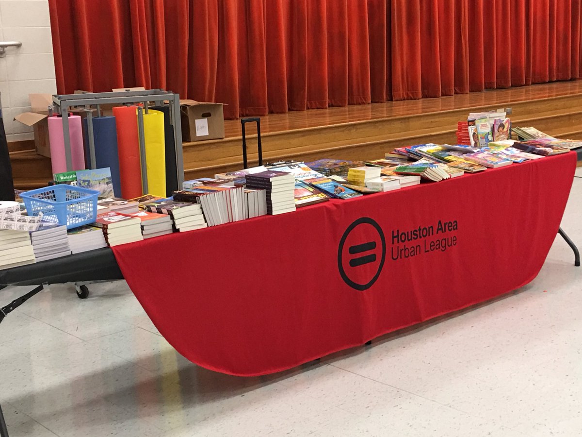 lmamerson's tweet photo. “You are your child’s 1st & best teacher!” Jon Robinson, @HouUrbanLeague is speaking! Free food, free resources, free childcare (all kids are in the gym)! I am elated that @kujawaes_AISD committed to our FamilyEngagement initiative!#DualCapacity @KatyRoede https://t.co/ilDNS4Zx0s