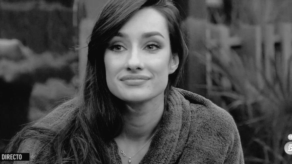 SrtaPickyGH's tweet photo. Hoy empieza su concurso en solitario, hoy sale nominada, te vamos a salvar y vas a expulsar a toda la casa consiguiendo así tú maletín 

ADARA GANADORA
#GHVIPGala4 https://t.co/O6F6icyobm