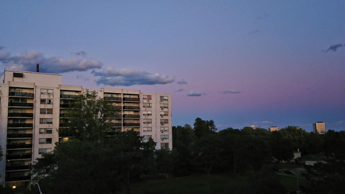 PendragonArk's tweet photo. Beautiful sunset from my window in the north. It's transition time to lower temperatures.
#toronto #photography #nature https://t.co/SjeAQaMvNR