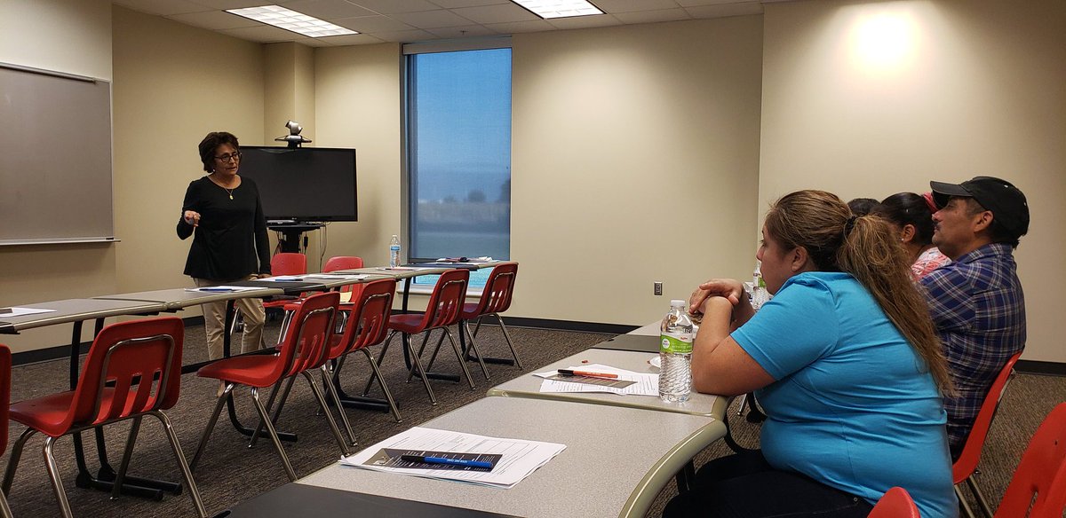BarbGentrup's tweet photo. PTI of Nebraska helping us build relationships with families. Sharing information and supports in Spsnish! #ghsbuffs #gpsbuffs #ptine https://t.co/Tfdbkg6N6n