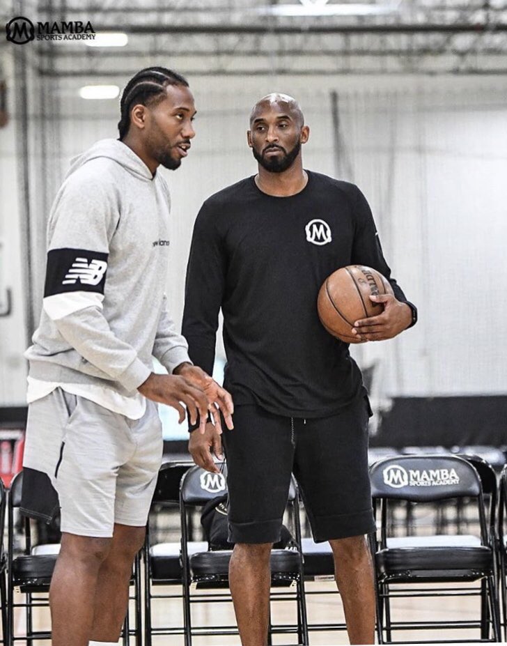 offensivefoulds's tweet photo. Kawhi explaining to some middle aged man what it feels like to be the best player in the NBA https://t.co/vyjKmPgcGQ