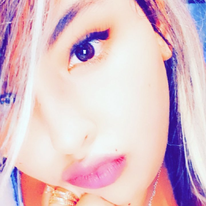 BenhadjChiraze's tweet photo. Come hangout with me > bns😍👸🏻 on #BIGOLIVE https://t.co/NrNG9fbGc6 https://t.co/TgnCci5d5P