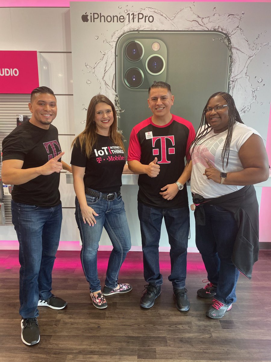 MattCustodio1's tweet photo. #Unity visits going down in Central Cali🔥🔥🔥 Thank you for coming by @JordanaThorburn and dropping some knowledge! Q4 is going to be amazing 👊🏽 @Garyprice777 @rwashley1 https://t.co/NozmpGS4sF