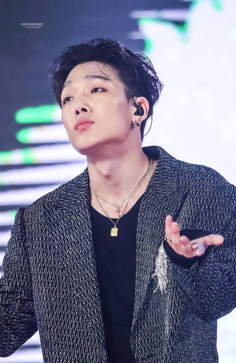 Peppermint1221's tweet photo. 180831 &amp; 190105 😙.                                               https://t.co/rcIMXpCmHF.                                                                   https://t.co/qWirgvqEJp.                                        #BOBBY #바비 #김지원 #バビ #아이콘 https://t.co/9KLjAW3VlK