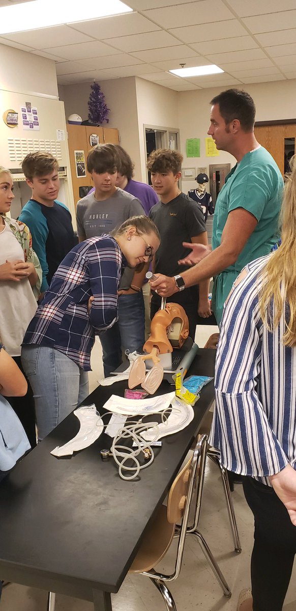 NebraskaCRNA's tweet photo. Just what is a #CRNA? Career Day 2019 allowed students at Milford High School a chance to get a hands-on, closer look at our profession. Educating students today, for better #CRNAs tomorrow. #educate https://t.co/KXvnJut2Ht