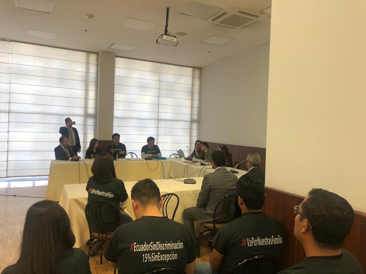 Seguimos trabajando, en este momento acabamos de confirmar reunión para avanzar en la solución a la necesidad de los trabajadores <a href="/VaPetrolero/">Va Por Ti Trabajador Petrolero</a> <a href="/CTrabajadores1/">Colectivo #VaPorTiTrabajadorPetrolero</a> <a href="/SComplementario/">Trabajadores Complementarios</a> <a href="/SoySector/">Yo Soy del Sector Electrico</a> #VaPorTiTrabajadorPetrolero
#YsiTePasaAti <a href="/YSiTePasaATi_CT/">YSiTePasaATi</a>
Con <a href="/MinGobiernoEc/">Ministerio de Gobierno Ecuador</a> <a href="/mariapaularomo/">María Paula Romo</a>