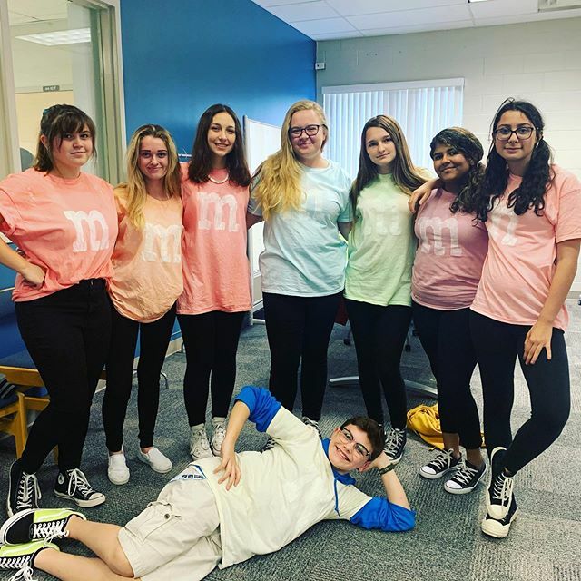 PSIHighSchool's tweet photo. m&m twins, twins and more twins! #twinning for #shshomecoming #psihigh #hoco2k19 #shshoco #GoNoles https://t.co/yuHLtBvazz