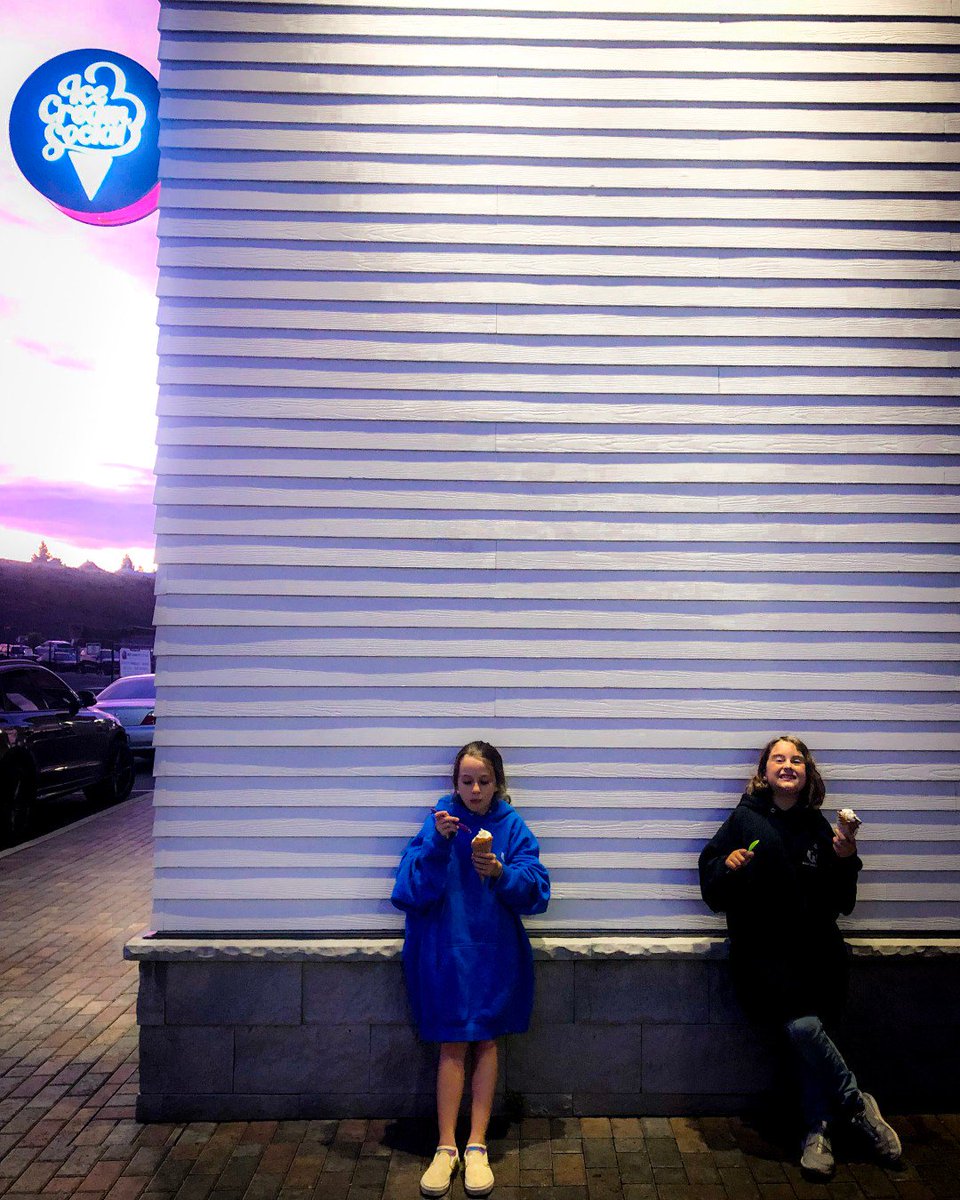 Jacobehall's tweet photo. So Boss-
Daddy Daughter Date Nights with (P),
Matty C & O10!
.
.
.
.
#penelobeanandme #icecreamsocial #daddydaughter #datenight #waterfront #icecream #youscream #memories #moments #staticfree #airplanemode #blessed https://t.co/VDV2zN9DnY