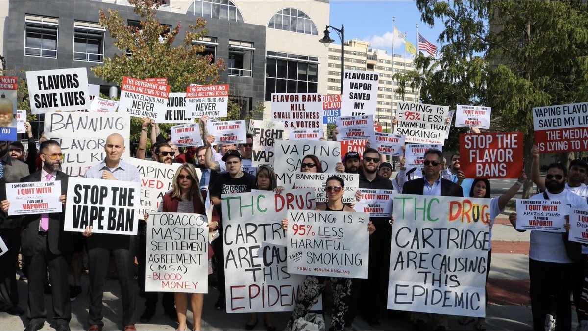 MTERK_net's tweet photo. From the NJ #VapeBan hearing on 9/24. Thanks again to everyone to who came out to support New Jersey / #vaping 💪 

📸 @GregTHR 
#WeVapeWeVote #vapingsavedmylife https://t.co/YQtiLcr0se