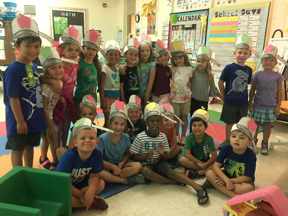 Kindergarten celebrated Johnny Appleseed today! #TvTigers2019 <a href="/DeAnnaSMartin/">DeAnna Martin</a> <a href="/drlanaluttrell/">Lana Luttrell</a>