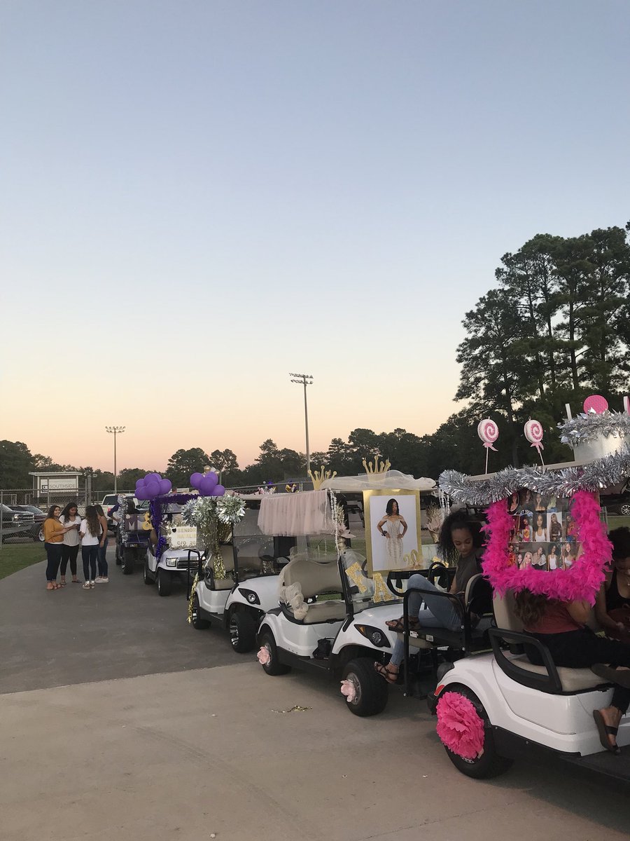 It’s about time for our Homecoming Court to make their GRAND entrance 👑💜👸🏼 #HoCo2019 #BelieveInLufkin <a href="/media_lhs/">LHS Media</a> <a href="/Cauthen_LHS/">Dr. Ty Cauthen</a>