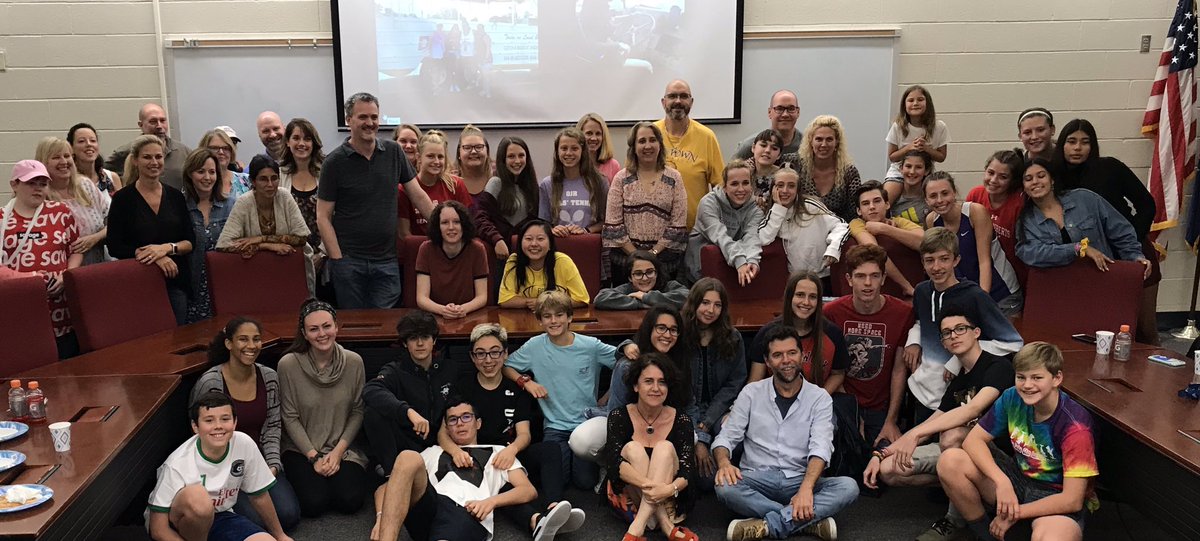 ojrprofe's tweet photo. Farewell dinner for our guests from Madrid and our host families  #friendsforlife #amigosparasiempre @OJRHS https://t.co/nhaFZTk9ah