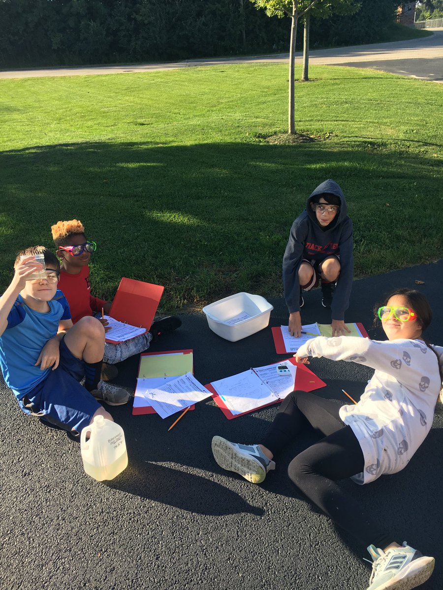 Ss scientists <a href="/109Shepard/">@109Shepard</a> tested the quality of water in our local hydrosphere today! #SMSpride #engage109 #sciencerocks #WaterQuality