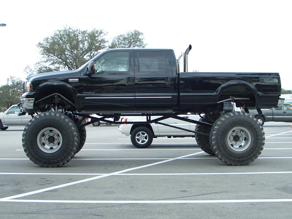 dpaddanny's tweet photo. When you gun it past a bunch of houses on a country road in your loud ass truck, you dont sound cool. You sound like you're poorly endowed.
#randomtruths https://t.co/xT8GFTS1Y2