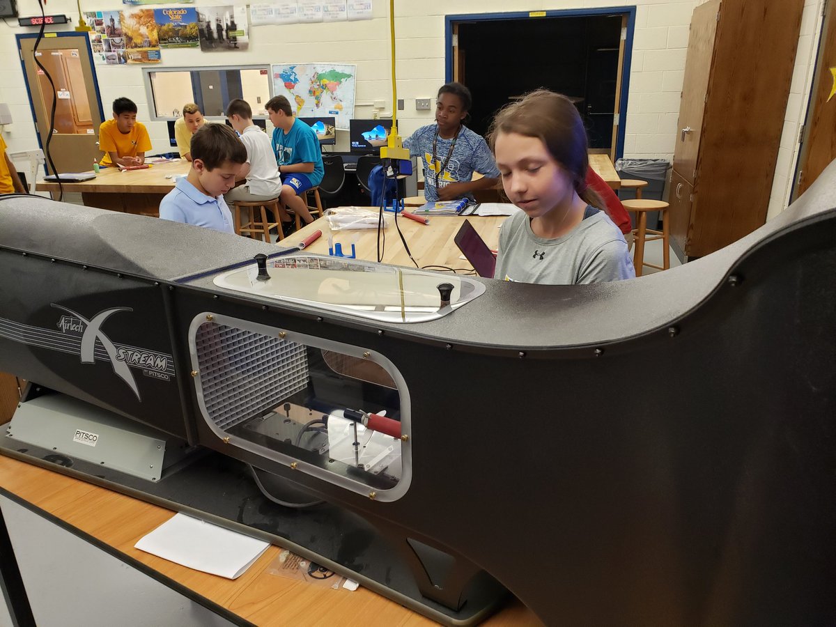 JWilsonCTE's tweet photo. Students testing the aerodynamics of their rockets in the wind tunnel.  Great Work!  Next step.... The actual launch.
#DeacJwilson
#Gobuildsomethingcool
#Redclay https://t.co/nV0CFsirsW