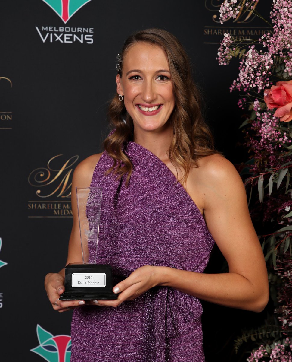 SuperNetball's tweet photo. Emily Mannix was last night awarded the @MelbourneVixens' Sharelle McMahon Medal for her outstanding season in defence - congratulations Emily 🏅 https://t.co/tNrtsuVYTm