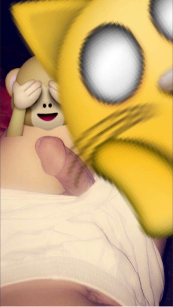 nu_o11's tweet photo. @ii___5ii5 ذا علاجها 🙊🔥🍼 https://t.co/Y7WH5UF1Bt