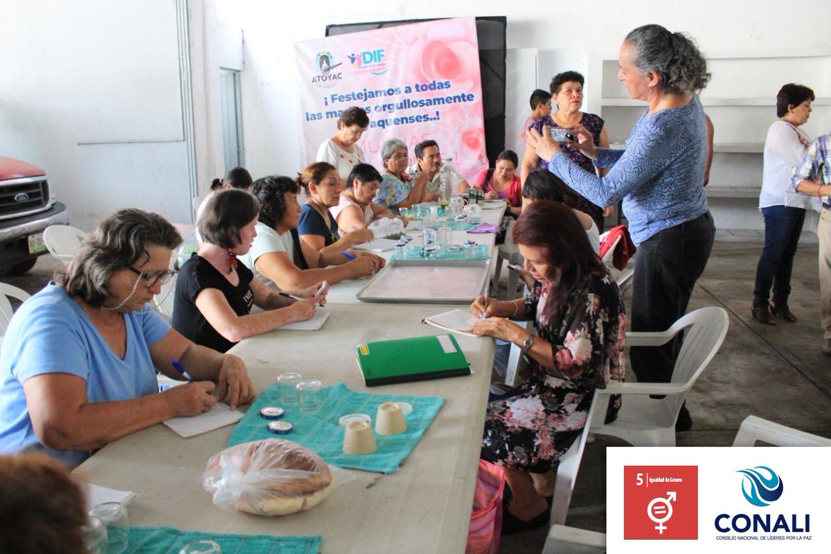 CONALIMX's tweet photo. De la mano del DIF de Atoyac realizamos el taller de herbolaria que permite a las mujeres adquirir nuevos conocimientos que impactan incluso en el emprendimiento. 
¡La Paz se Construye! 

#IgualdaddeGénero #ODS #AcciónXODS #CONALI @ErandiVargas23 @Are_arredondo @MYWorldMexico https://t.co/GRLOXOH9Ge