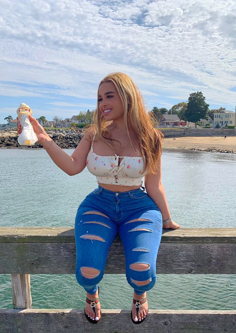 Watch Giselle Lynette's leaked NSFW photo on TwXstars