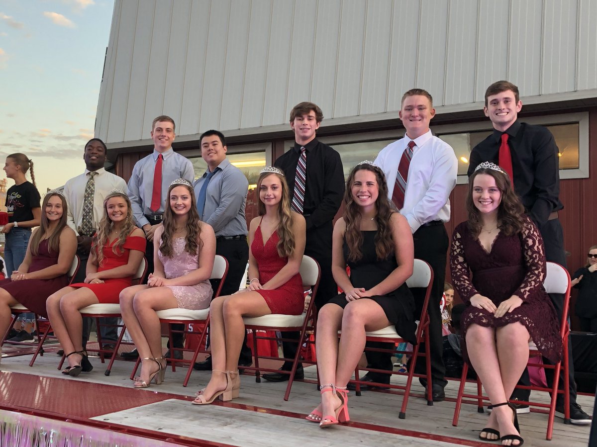 DCGHS's tweet photo. A great representation of our awesome school on the 2019 Homecoming Court! #Homecoming2019 #dcgexcellence #brightspots #family https://t.co/yD2C1uKbV2
