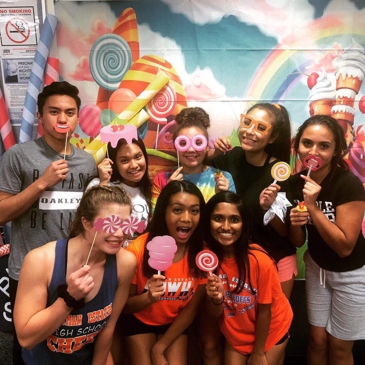 HEHSCheer's tweet photo. Thank you to our parents and their dedication to helping us kick off our homecoming weekend! We loved having our own candyland! You’re the best! https://t.co/q2xPVsrl4U
