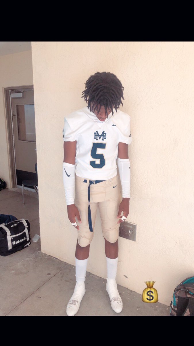 PatPayton6's tweet photo. Tough Loss , We’ll be back💯 #4sacks #ForeverHumble https://t.co/rcQgJpCIvN