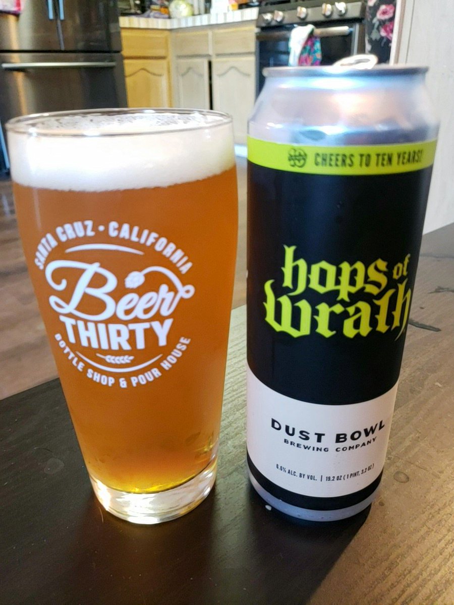 Raidertells's tweet photo. Thirsty Thursday! #dustbowl #hopsofwrath https://t.co/N665vv20ZG