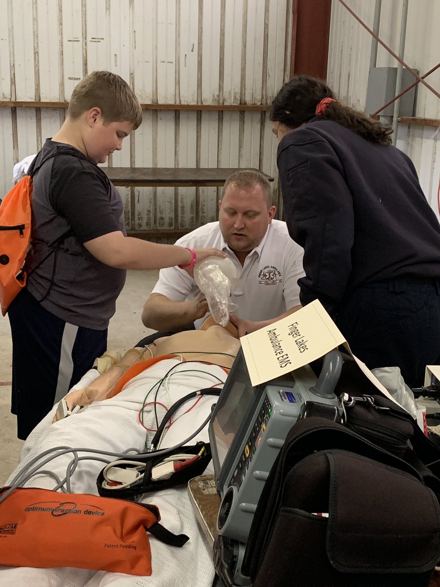 MrsLeviMarion's tweet photo. Had a great day at a #careercarnival! Learning about being a paramedic, driving an ambulance and taking care of cats at the Humane Society! #mcsdlearns #marionbelieves #marionpride https://t.co/LfJP0kRP4f