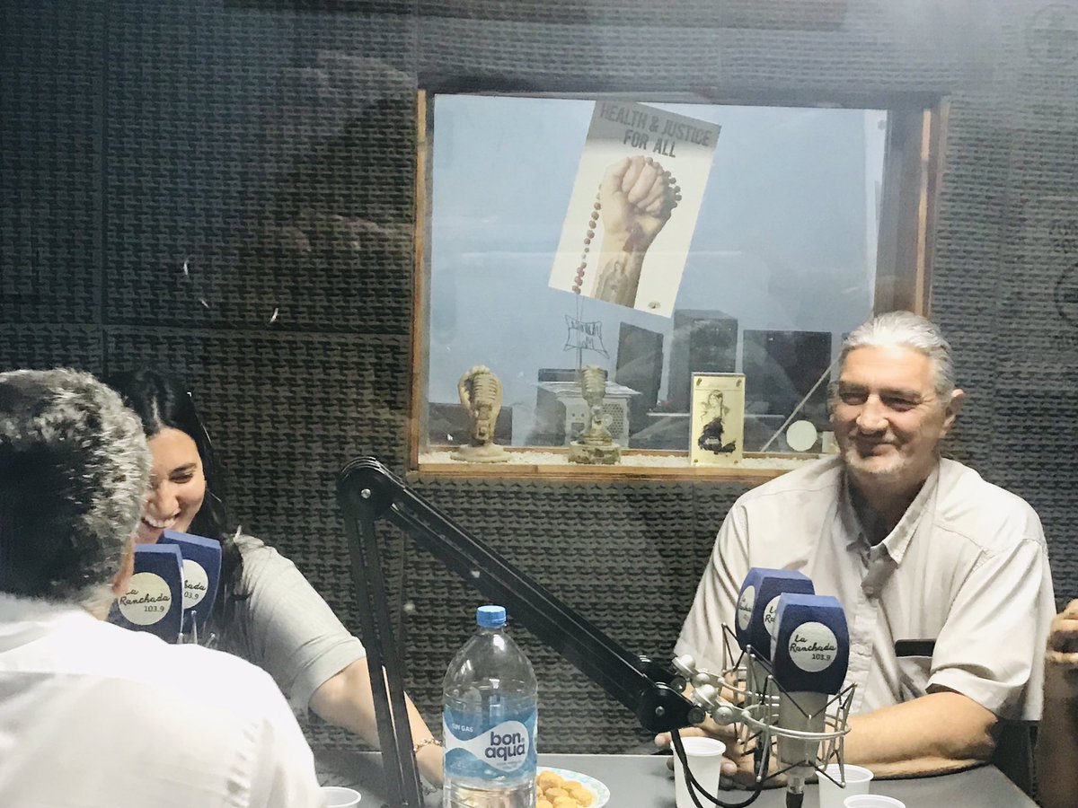 DANIELF48615893's tweet photo. Muchas gracias María Eva Ontivero,Julio Suárez por invitarme a participar en la mesa intersindical de su programa Gorilas En La Niebla.

#ExcelentePrograma
#GraciasPorLosMensajes
#OrgullosoDeMisRepresentados
#SuoemCórdoba
#Suoem https://t.co/BNvQoS4avY