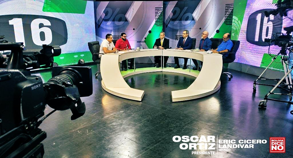 erixicero's tweet image. Anoche, en #ElPoderDelVoto hablando sobre nuestras propuestas para: Seguridad Ciudadana, Impuestos y Salud Pública. 

#OscarOrtizPresidente
#EricCiceroDiputado
#BoliviaDiceNo