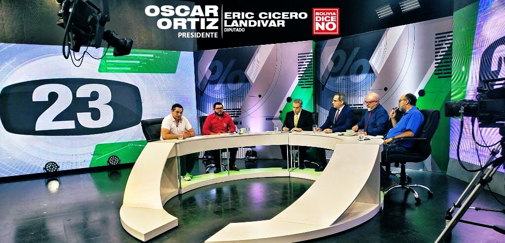 erixicero's tweet image. Anoche, en #ElPoderDelVoto hablando sobre nuestras propuestas para: Seguridad Ciudadana, Impuestos y Salud Pública. 

#OscarOrtizPresidente
#EricCiceroDiputado
#BoliviaDiceNo