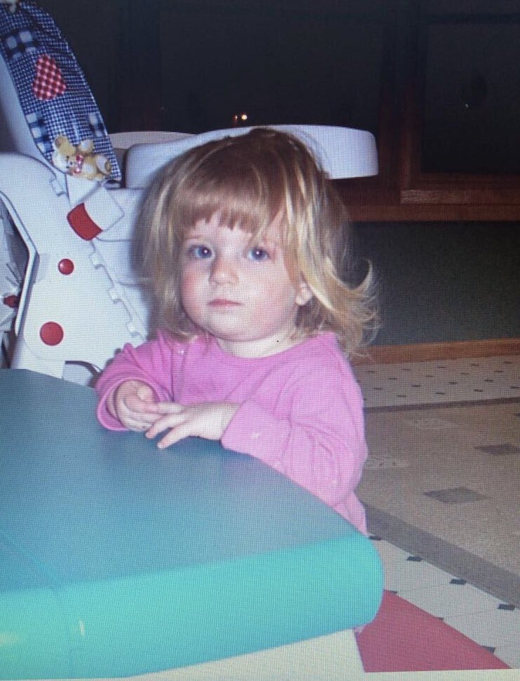 MyaHalverson's tweet image. When the hairdresser asks if you like your haircut