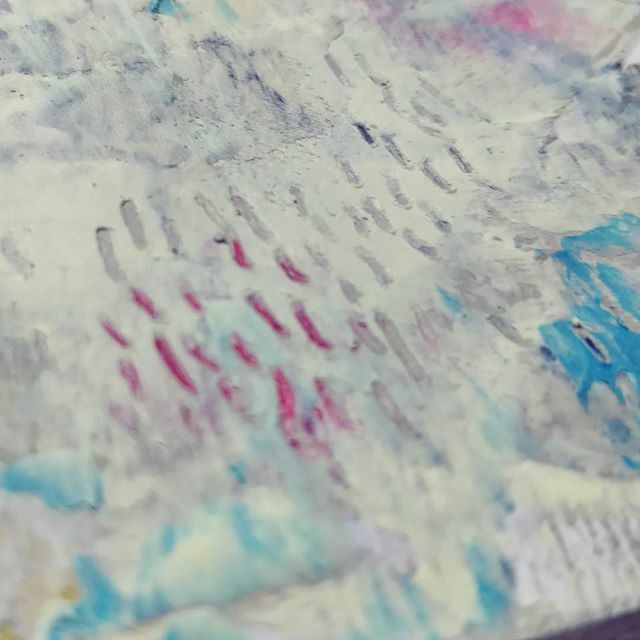 NolwennP's tweet image. Details of my first baby steps into a new stage of my #AbstractExplorations: the world of cold wax 😲🌟 I used to love doing small encaustics, a lifetime ago, so this is another side of wax I'm truly enjoying. Grateful for the artists, like @jodiohl wh… ift.tt/2n1saju