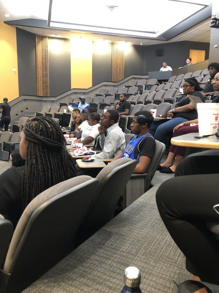 MizzouNSBE's tweet photo. A huge thanks to Burns & McDonell for stopping by and speaking with our members! We enjoying learning about your company and talking with you about job opportunities. ✅
#NSBEWeek #Day6 @BurnsMcDonnell https://t.co/zPOWdzKelB