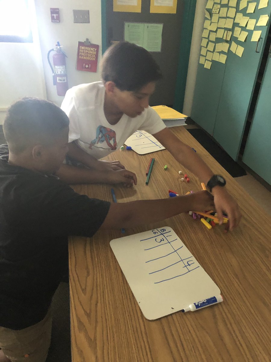 mickemae's tweet photo. Cuisnar rods in action! Ratios are no match when there is hands on learning. @ThornerThunder @BCSDSELPA #nostudentleftbehind https://t.co/MkO9bw3ouB