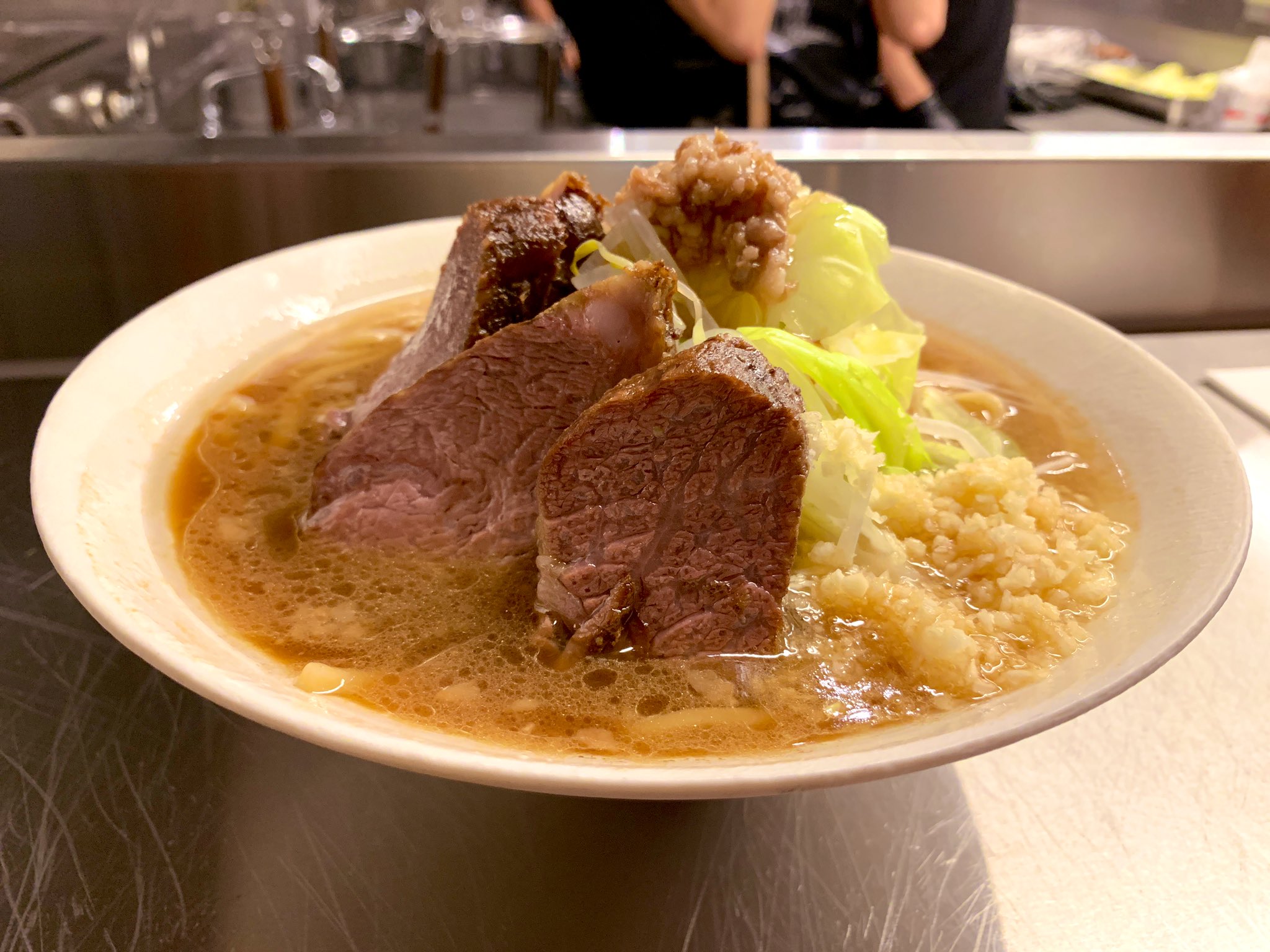 Susuru Mashi No Mashi 香港 昨日から香港に来ています 理由はワギュジロウを食べるためです 結論から言いますと 香港のワギュジロウ うめえっ 和牛チャーシューがフワッフワで 噛むと肉の旨味がジュワッと溢れ出てきます スープも上品と