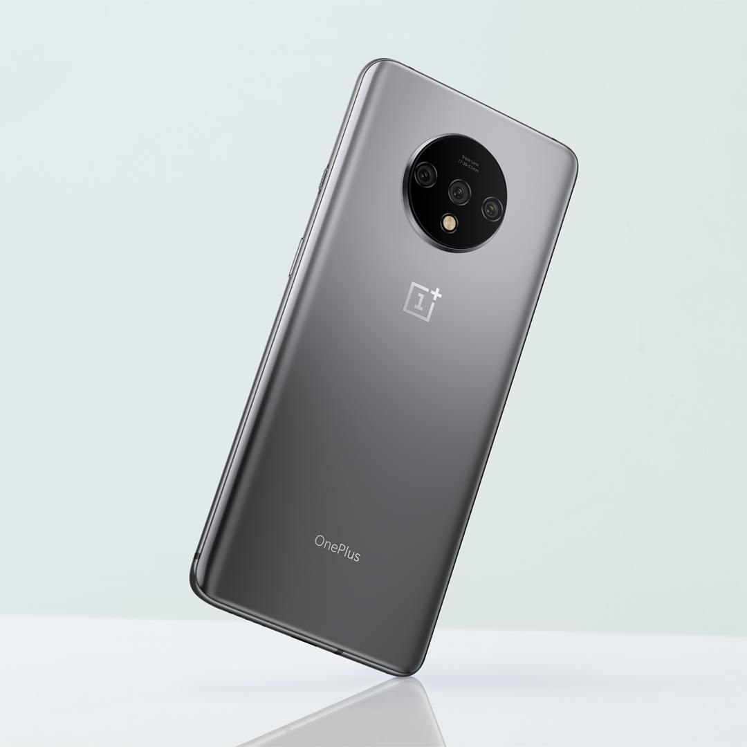 RevelationsTech's tweet image. OnePlus 7T launched in India. It is an incremental update to the OnePlus 7 and is placed right in between the 7 and 7 Pro in terms of performance and price. @oneplus @OnePlus_IN