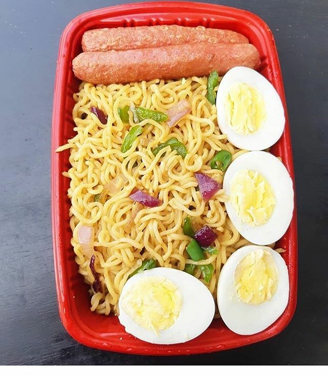 ClicknChop's tweet photo. Made by @myndidia 😋😋😋 #noodles #indomie #eggs #sauages #foodbreakfast #breakfast #pomegranate #peas #carrot #veggy #chicken #clicknchop #mushroom #nigerianfood #9jafood #africanfood #africa #westafrica #togo #ghana #nigeria #enugu #owerri #warri #foo… https://t.co/L2z3ErtMKT https://t.co/M0zRBUY6Vk
