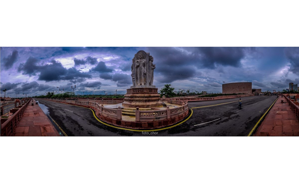 ravigup58035602's tweet photo. #marinedrive #MobileClick #mobilographer #mobileshot #photographylovers #photographersofindia https://t.co/K70pNdqvGh