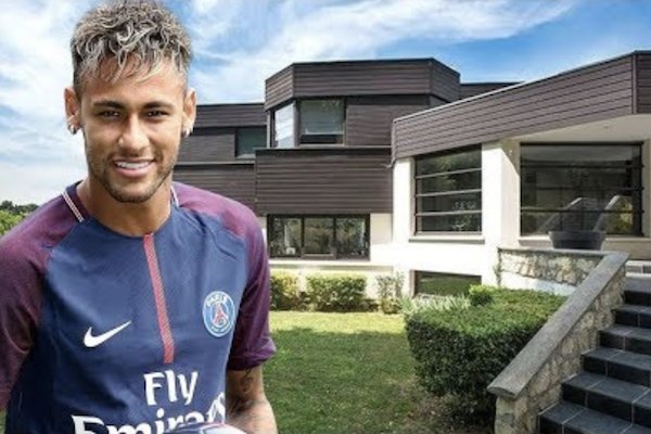 FootStrategie's tweet photo. 🔶 #PSG – Neymar chercherait une nouvelle maison pour 2,3 M€ (et pas en France) ▶︎ https://t.co/PX1W5B3D0P https://t.co/kGg0XNdo8i