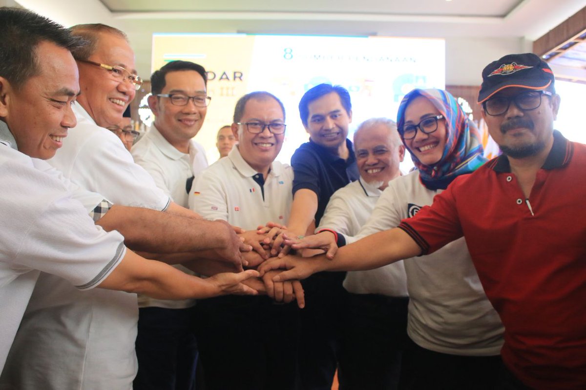 SPIRIT BARU BAGI PENDANAAN PEMBANGUNAN KOTA BANDUNG 

Mohon doa nya wargi Bandung semoga ikhtiar-ikhtiar ini bisa berjalan dengan lancar untuk Bandung Unggul,Nyaman, Sejahtera dan Agamis

instagram.com/p/B253Je1hHzU/…

#kopdar #jabarjuara #kotabandung #mangoded #walikotabandung