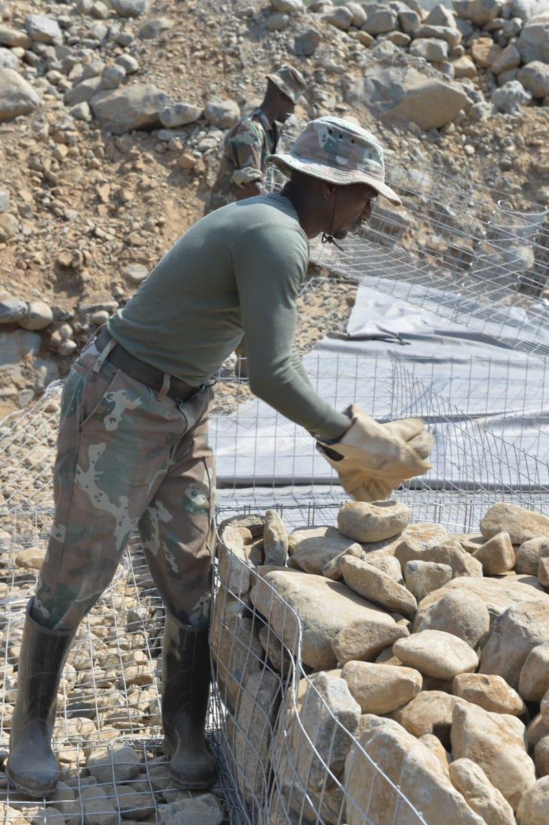 SANDF_ZA's tweet photo. Progress by SA Army Engineers at Kopa, Chimanimani on a humanitarian mission to bring desperately needed relief to affected areas after Tropical Cyclone Idai earlier in the year.
#sandf
#sandf19
#SAArmy_19
#deployment_19
#CycloneIdai_19 https://t.co/RO41rOvyLo