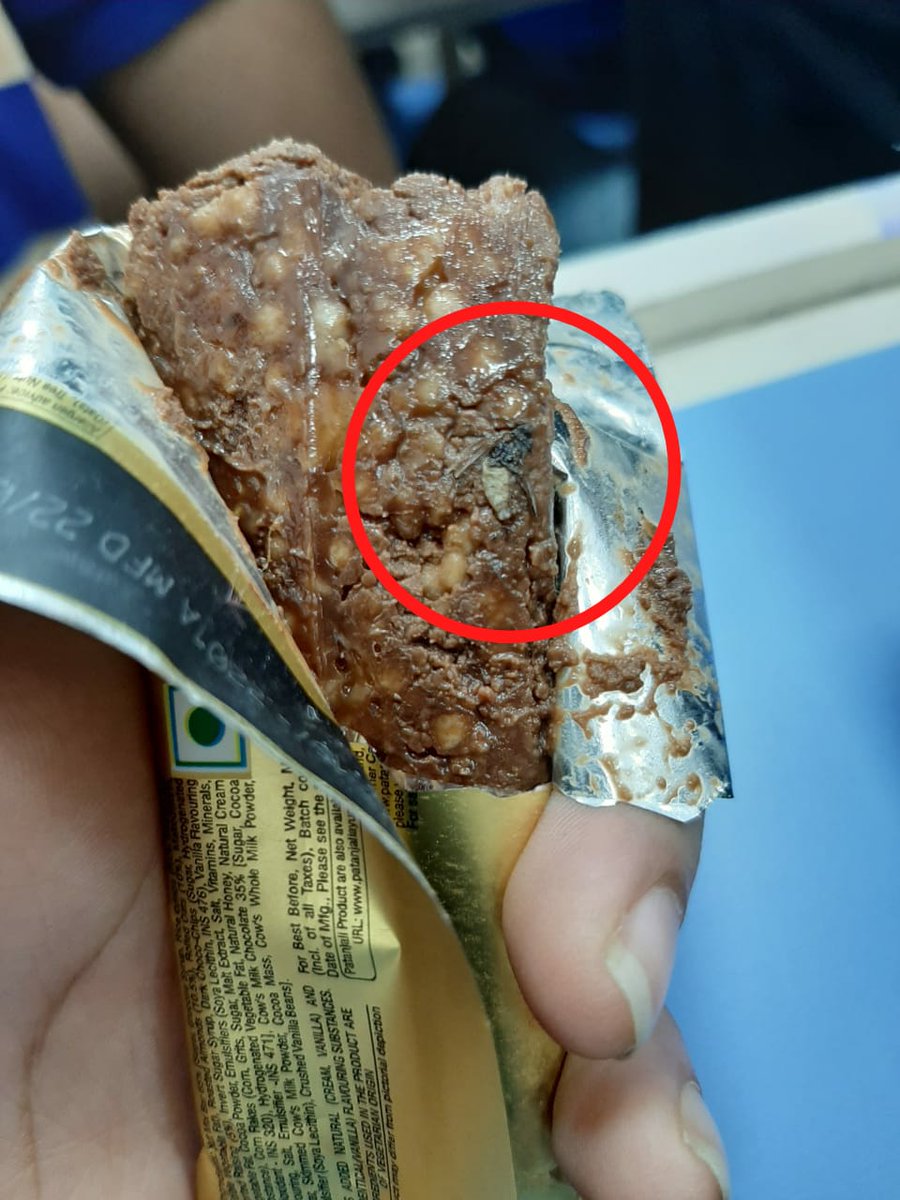 ishi_aga27's tweet photo. Disappointed.
Thanks #Patanjali for this prakriti ka ashirwad.
(Found a dead fly in Patanjali energy bar)
@PypAyurved @fssaiindia @Ach_Balkrishna #PatanjaliProducts #babaramdev #fssai #foodsecurity #consumerhealth https://t.co/JyRdiQryIu