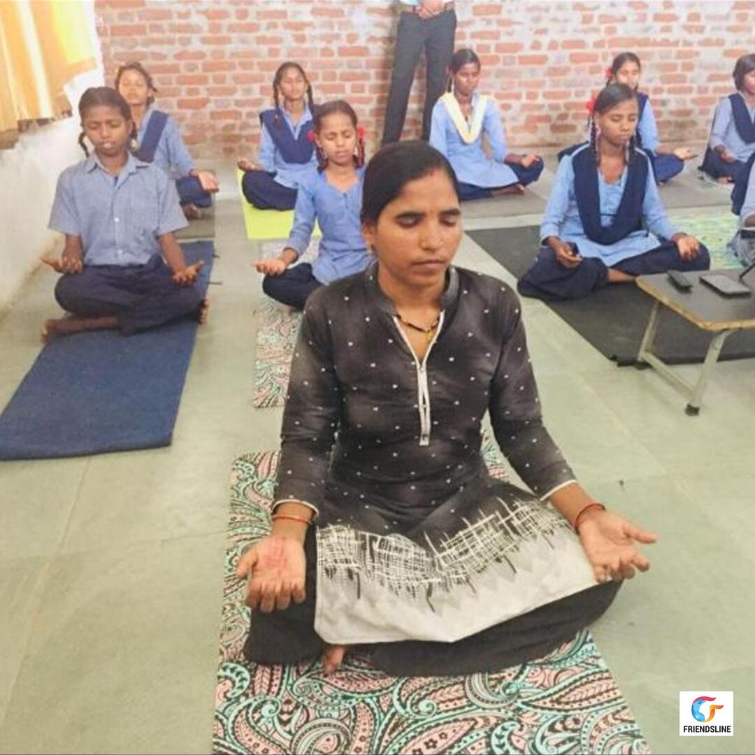 FriendslineIntl's tweet photo. "Yoga is a way to freedom. By its constant practice, we can free ourselves from fear, anguish and loneliness" - Indra Devi 

#yoga #yogi #mindfulness #meditation #health #mentalhealth #mindbody #wellness #healing #innerpeace #namaste https://t.co/60g3w3UgPx