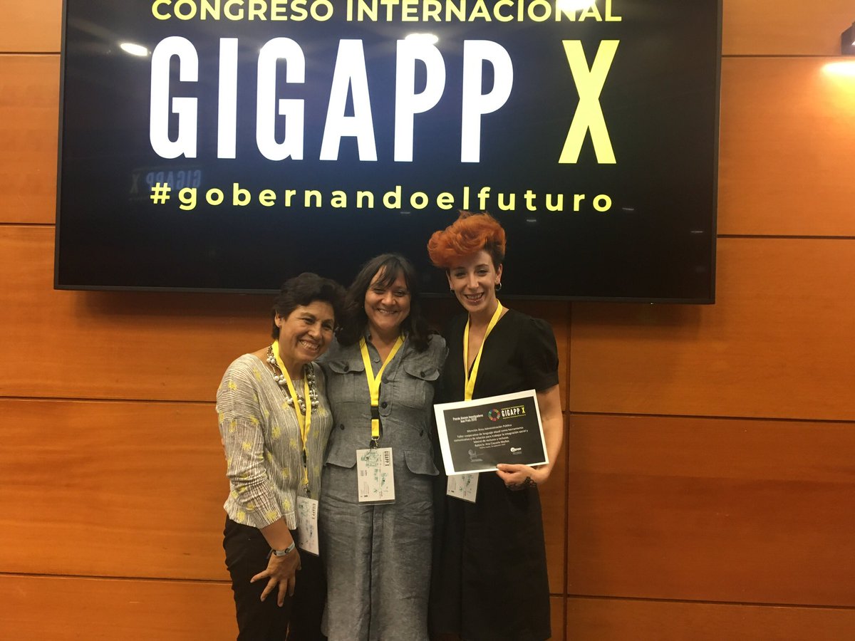 CeciliaGuemes's tweet photo. Día 3 Firmamos convenio con @instituto_ichem hablamos de cuidados e interdependencias, apoyamos a los doctorandos en el seminario y premiamos a jóvenes 🙌 #gobernandoelfuturo futuro #gigapp2019 #gigappX 🚀 https://t.co/nIc7AuH5pG