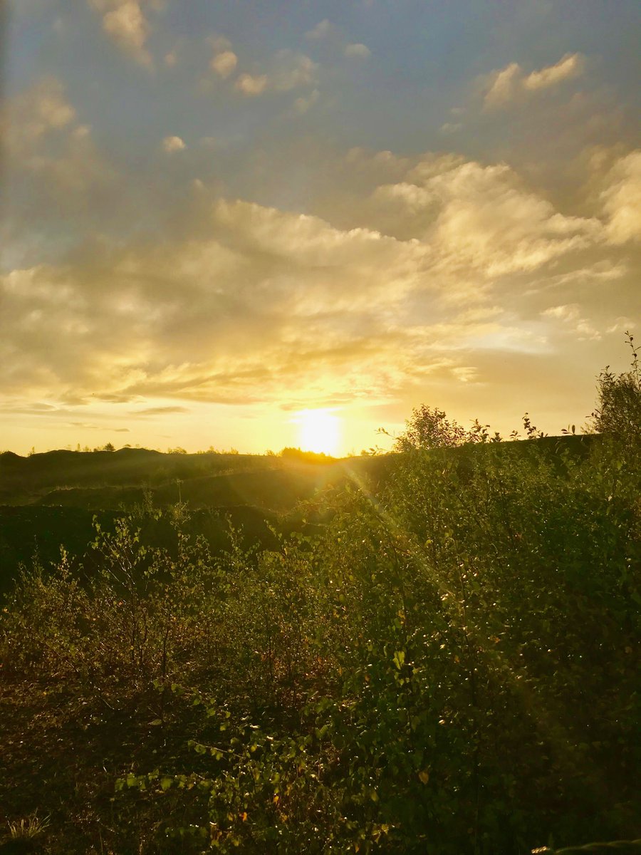 Good morning everyone!!! It’s Friday and the sun is shining 😁😁😁😁⁦<a href="/Outlander_STARZ/">Outlander Universe</a>⁩