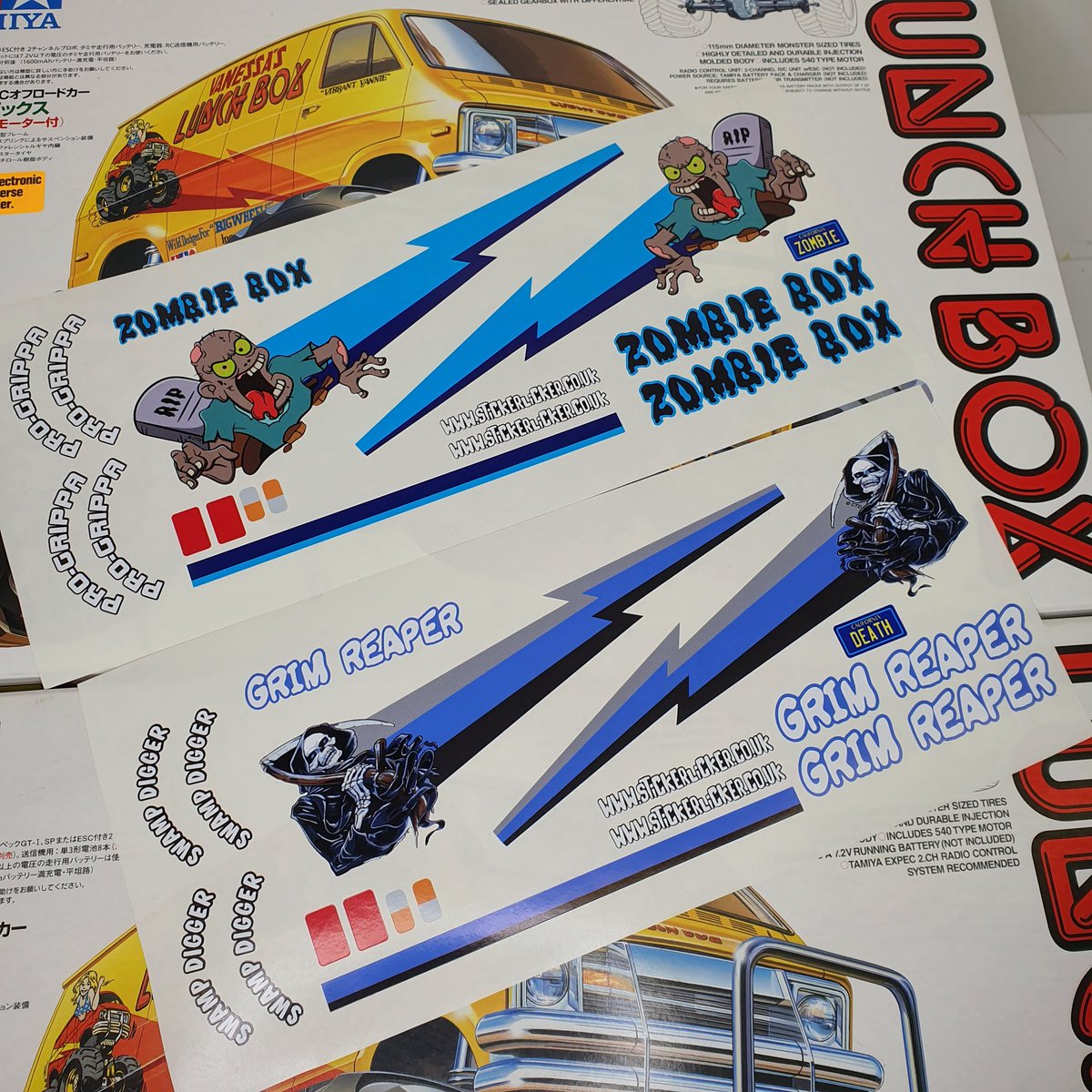 Stickerlicker_'s tweet image. Vinyl Stickers to fit Tamiya Lunchbox 
Available in 6 designs from stickerlicker.co.uk

#tamiya #lunchbox #tamiyalunchbox
#rctrucks #vintagerc #vintagerccar #tamiyaworldrc #vinylstickers #retrorc #rc #rcmonstertruck #monstertrucks #radiocontrolledcar #rcdecals #decals