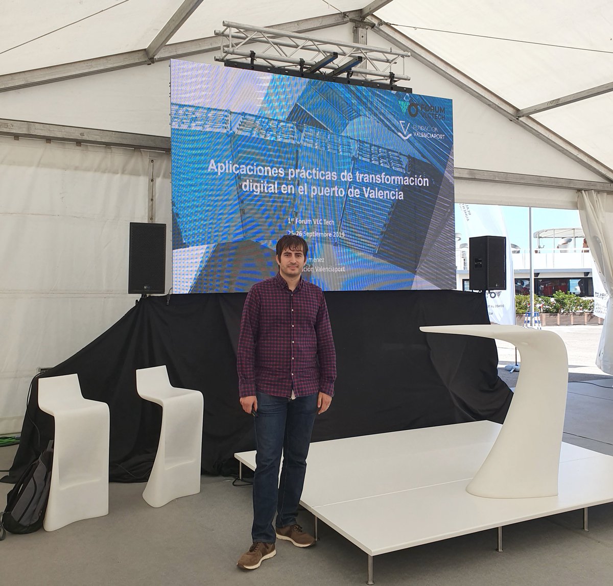 FValenciaport (@fvalenciaport) on Twitter photo Pablo Giménez, IT Project Manager de la Fundación Valenciaport, participó ayer en el <a href="/forumvlctech/">Forum VLC Tech</a> impartiendo la ponencia "Aplicaciones prácticas de transformación digital en el puerto de Valencia".
#TransformacionDigital Pablo Giménez, IT Project Manager de la Fundación Valenciaport, participó ayer en el <a href="/forumvlctech/">Forum VLC Tech</a> impartiendo la ponencia "Aplicaciones prácticas de transformación digital en el puerto de Valencia".
#TransformacionDigital