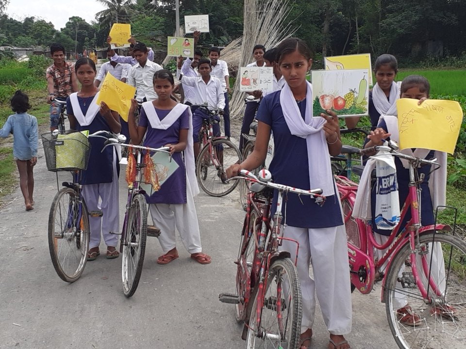 SbpPurnea's tweet photo. On 26th September 2019, Poshan rally along with a Cycle rally was organised in Kasba Block of Purnea District. @smritiirani @rahulias6 @POSHAN_Official @BRPOSHAN #PoshanMaah https://t.co/33Bc54vT6U